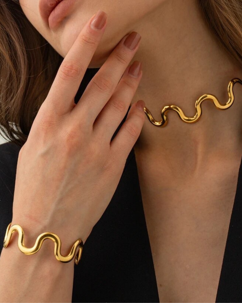 Allegra Wavy Choker