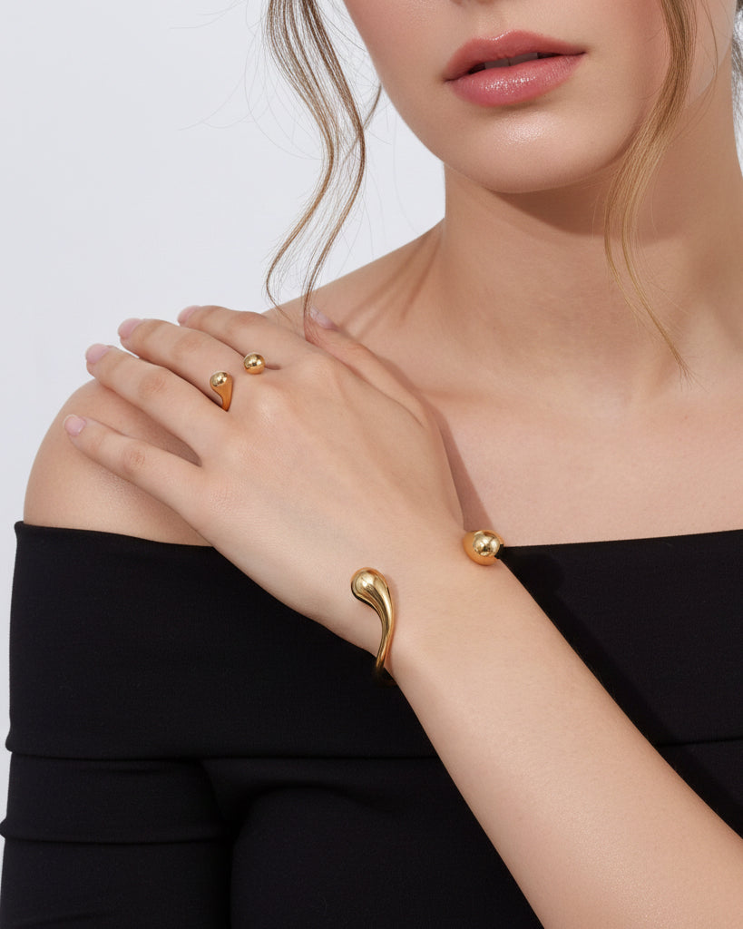 Ava Cuff