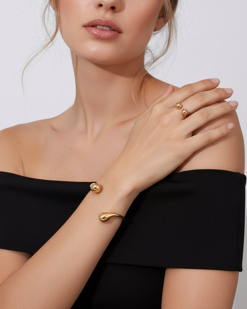 Ava Ring
