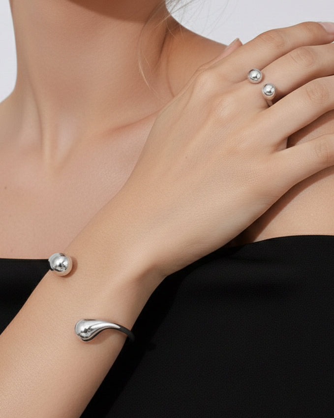 Ava Ring