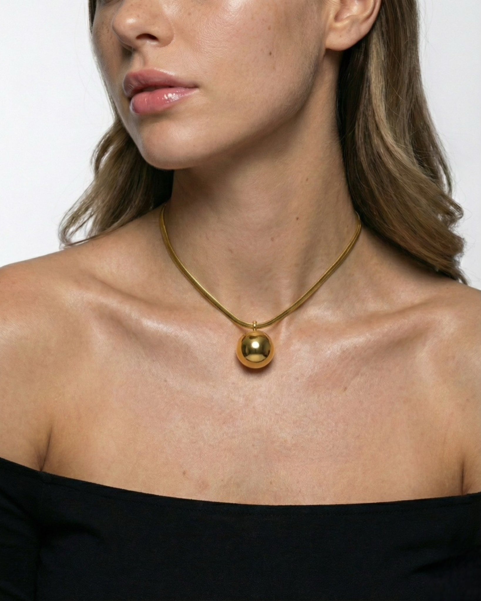 Esfera Necklace