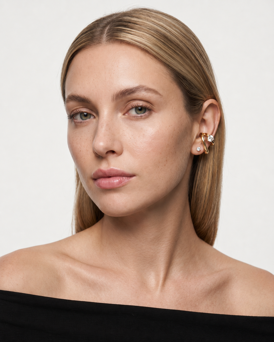 Ser Ear Cuff