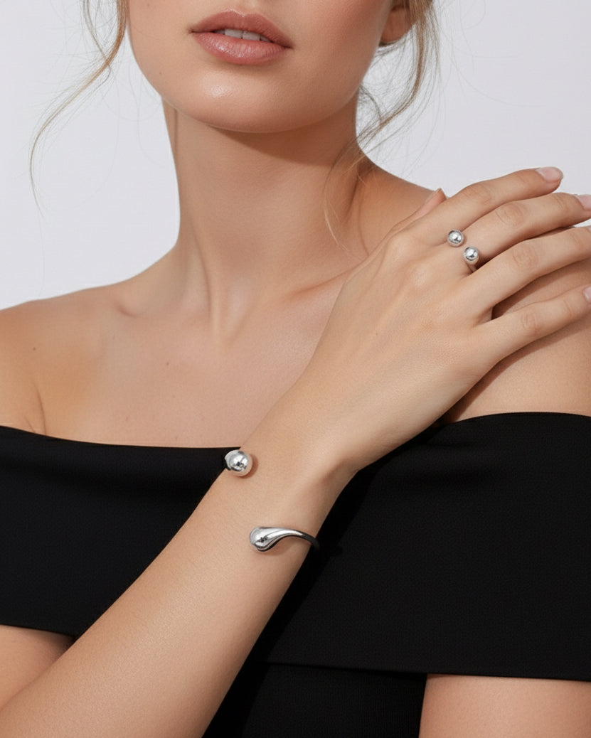 Ava Cuff
