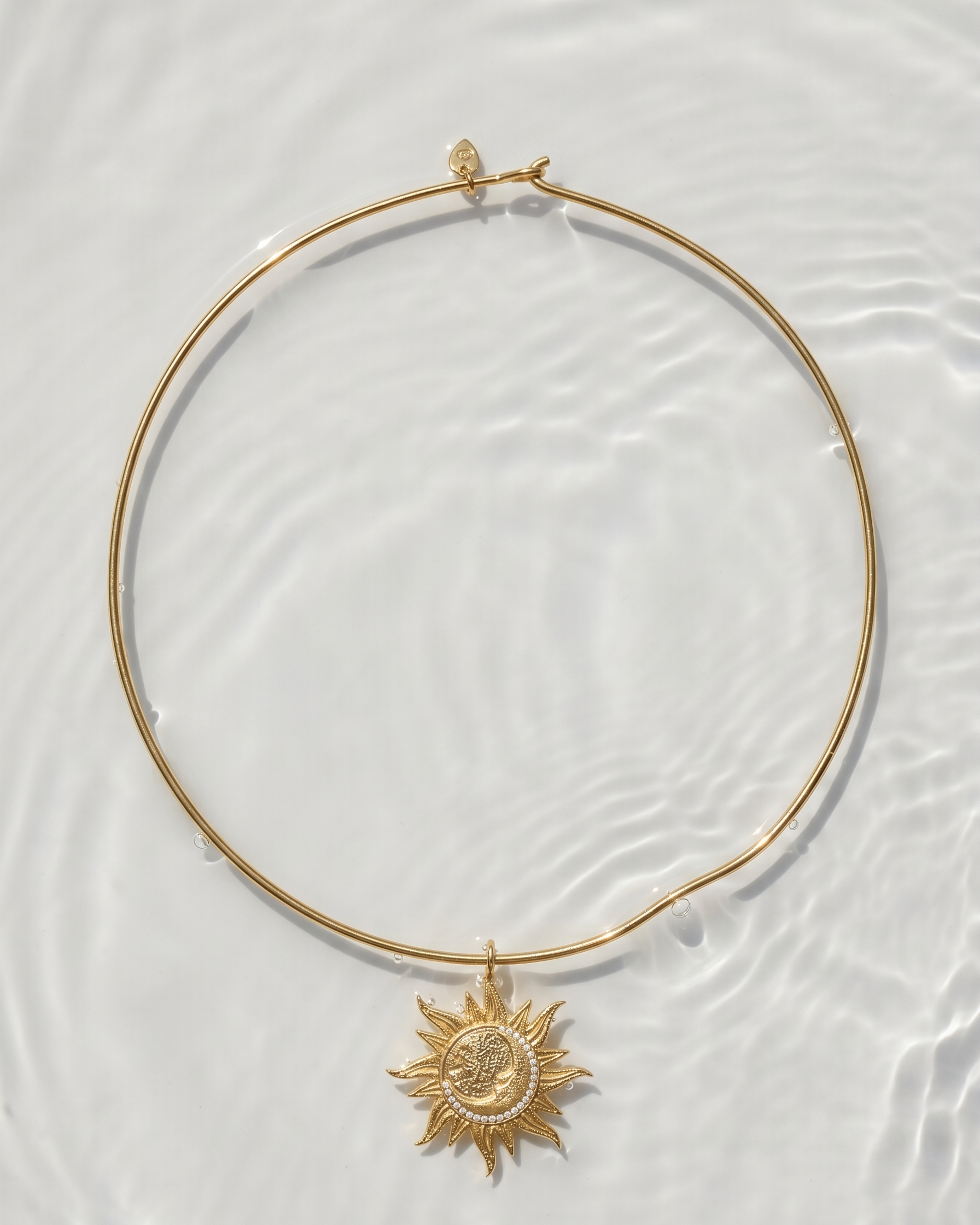 empireo-zarya-sun-choker-gold-waterproof-necklace